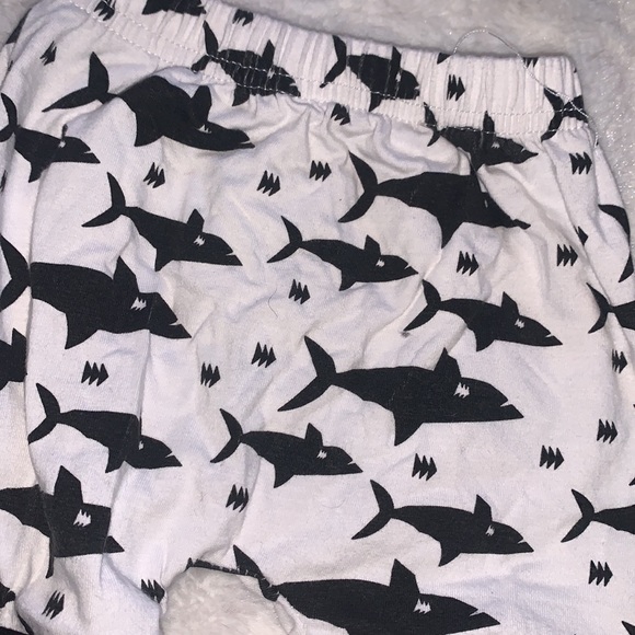 (3 for $10) Baby shark shorts - Picture 2 of 3